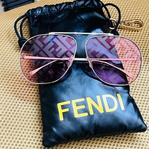 Selling my sunglasses perfect conditions